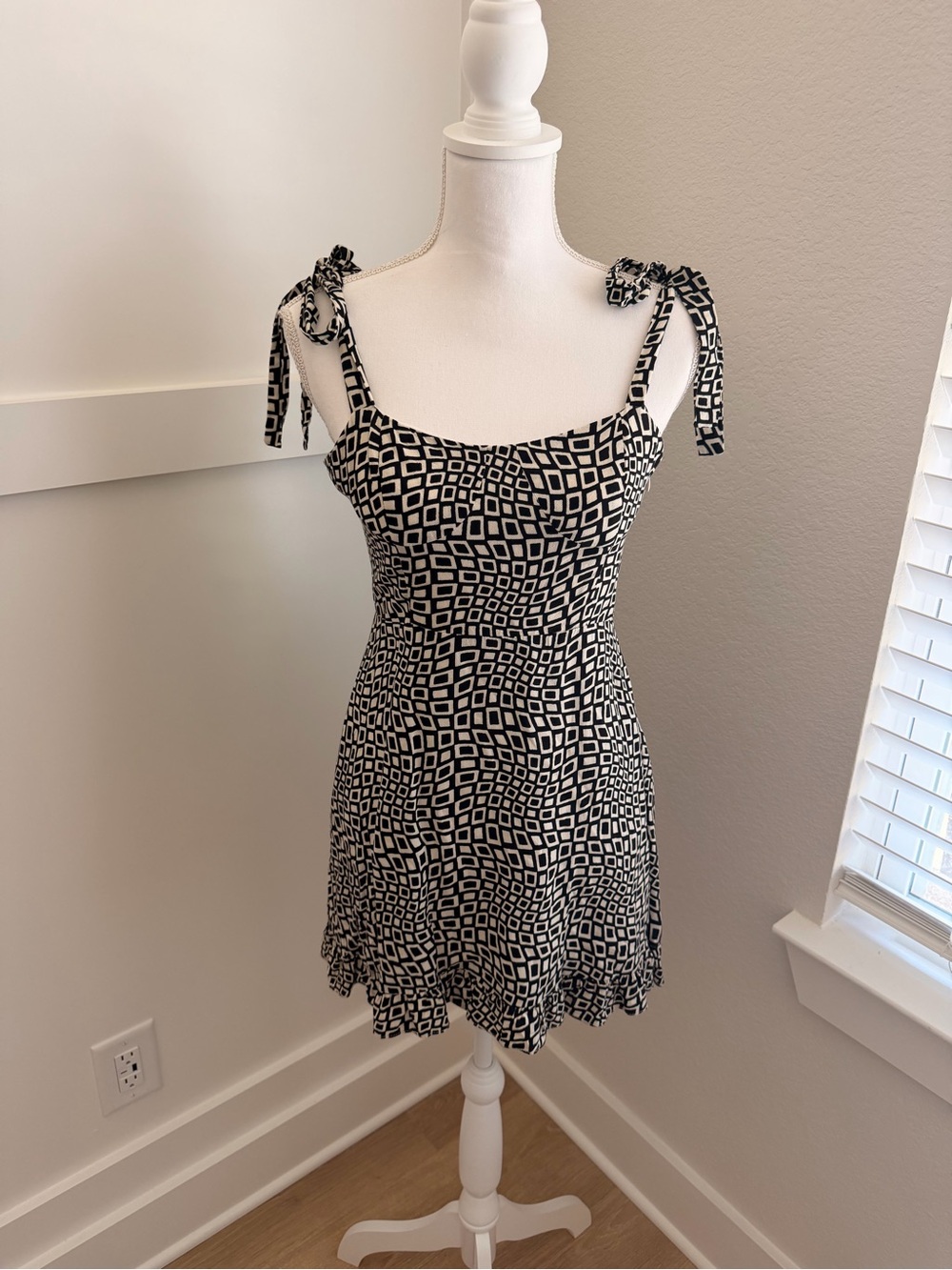Urban Outfitters Black White Geometric Tie Shoulder Mini Dress Size M